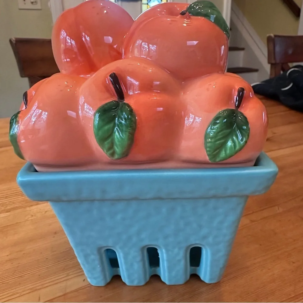 HomeWorx Farm stand Peach Basket Ceramic home decor